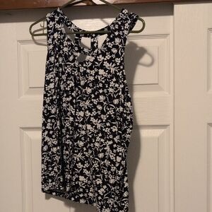 Market & Spruce Black and White Floral Tank Top